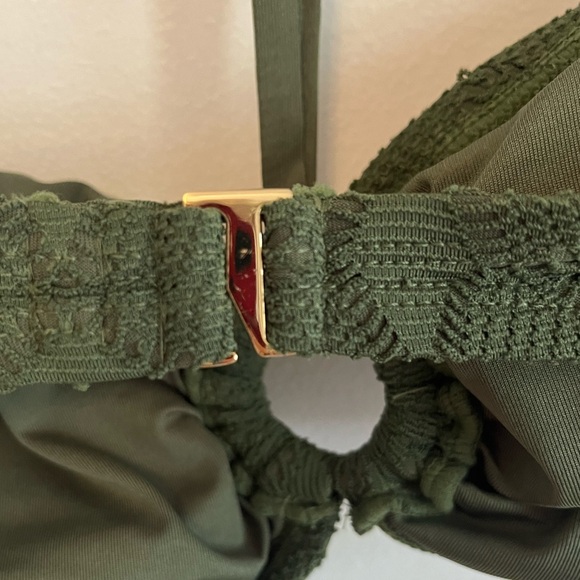 Vince Camuto Crocheted 🧶 Bikini - Picture 9 of 12